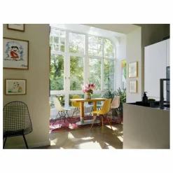 New Chaise DSW plastic - piètement érable - Charles & Ray Eames | Chaises, Tabourets, Bancs